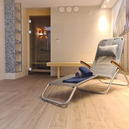 Terrassenhaus, 76 Apartment